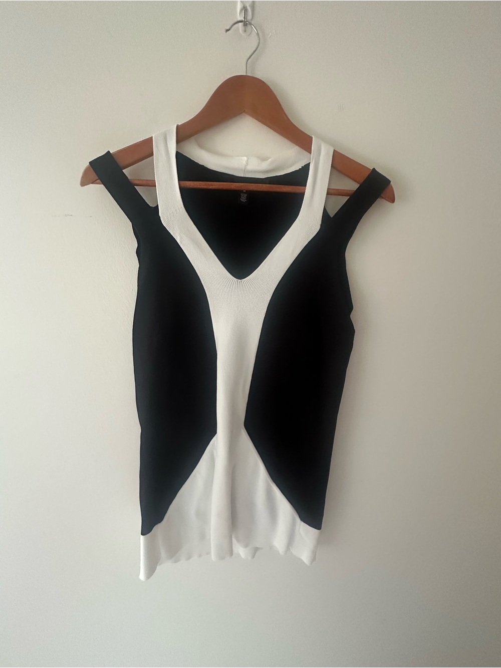 White House Black Market Black and White Contrast V-Neck Tank